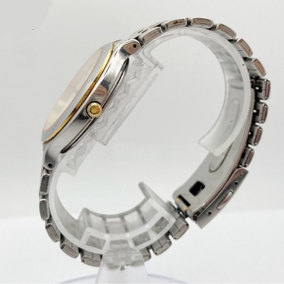 SEIKO SPIRIT QUARTZ Quartz White Dial Date Silver Gold Combination Watch - Picture 3 of 4